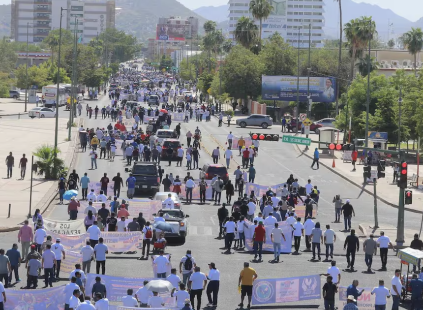 Mega Marcha contra la Ley de Protección Animal